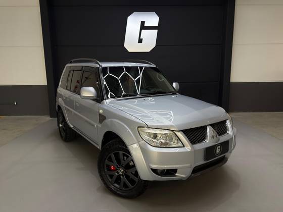MITSUBISHI PAJERO TR4 2.0 4X2 16V 140CV FLEX 4P AUTOMÁTICO MITSUBISHI PAJERO TR4 2.0 4X2 16V 140CV FLEX 4P AUTOMÁTICO